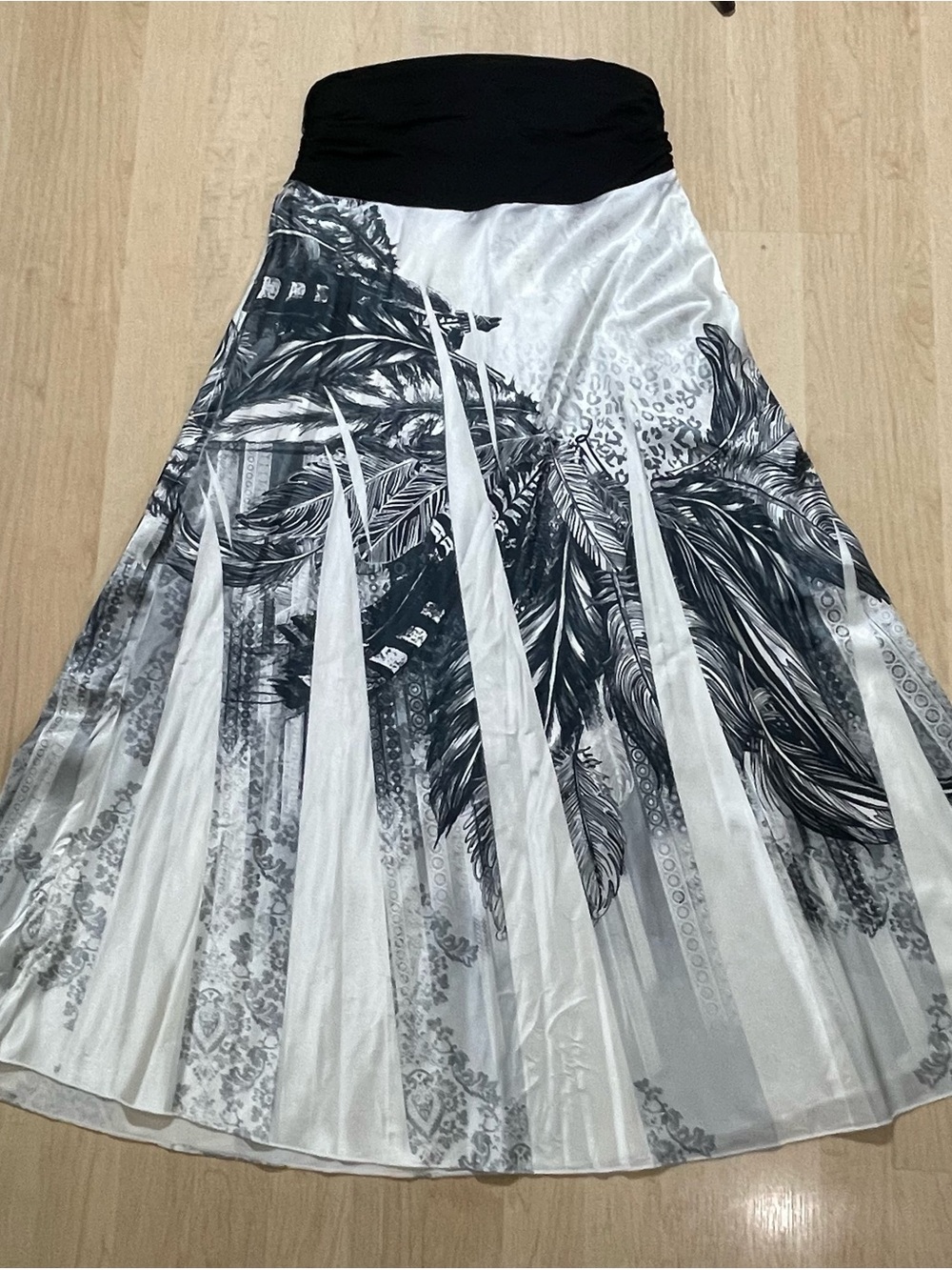 Summer! Silky Black and White Botanical Pleated Maxi Skirt